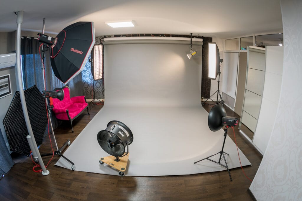 Vue intérieure du studio photo de Laurent Guitou images à Mont de Marsan